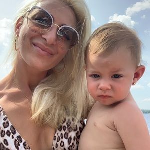 Meet your Posher, Caroline